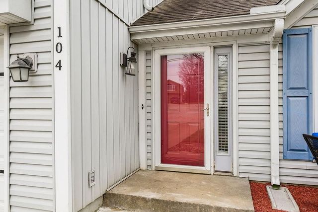 104 Gilliland Circle, Smithville, MO 64089