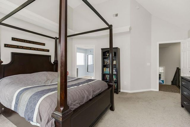 104 Gilliland Circle, Smithville, MO 64089