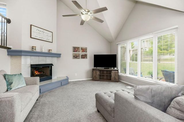 104 Gilliland Circle, Smithville, MO 64089