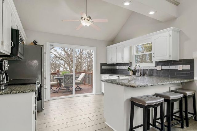 104 Gilliland Circle, Smithville, MO 64089