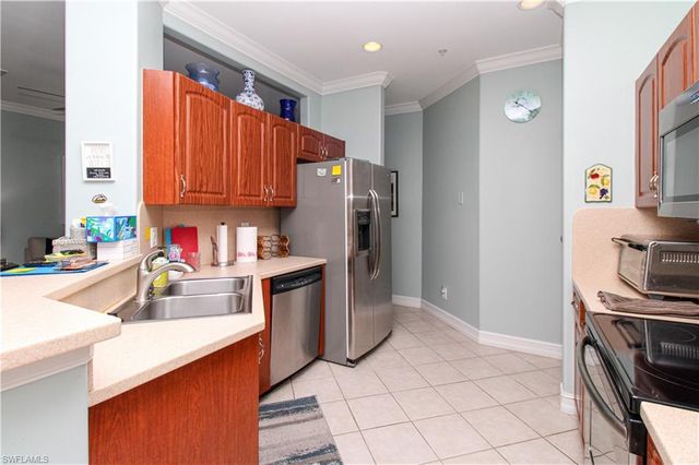 817 Carrick Bend CIR 101, Naples, FL 34110