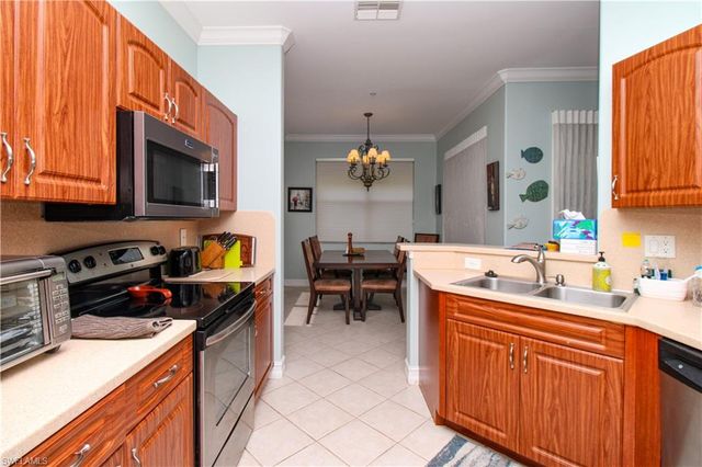 817 Carrick Bend CIR 101, Naples, FL 34110