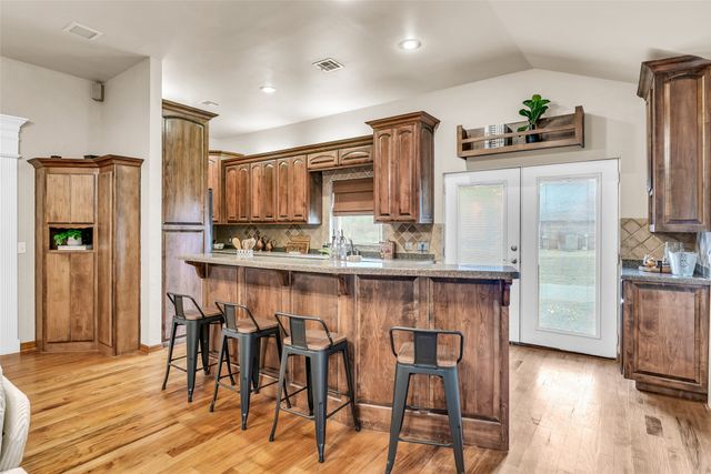 9807 Ravenswood Road, Granbury, TX 76049