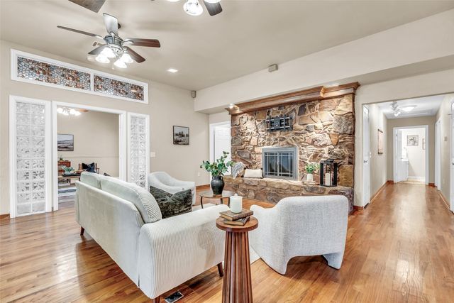 9807 Ravenswood Road, Granbury, TX 76049