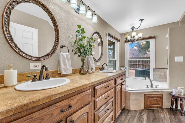 9807 Ravenswood Road, Granbury, TX 76049