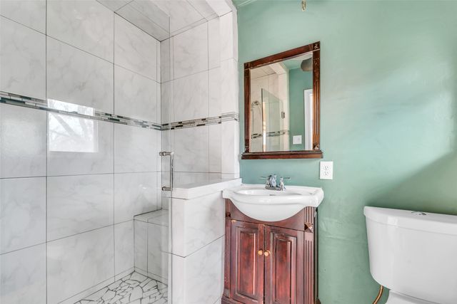 9807 Ravenswood Road, Granbury, TX 76049