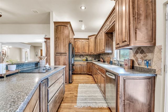 9807 Ravenswood Road, Granbury, TX 76049