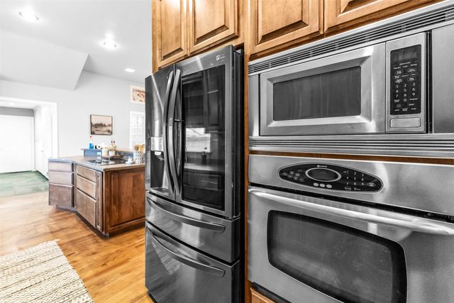 9807 Ravenswood Road, Granbury, TX 76049