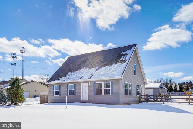 222 COCHRAN ST, Cochranville, PA 19330