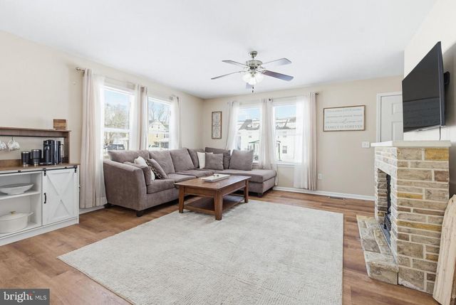 222 COCHRAN ST, Cochranville, PA 19330