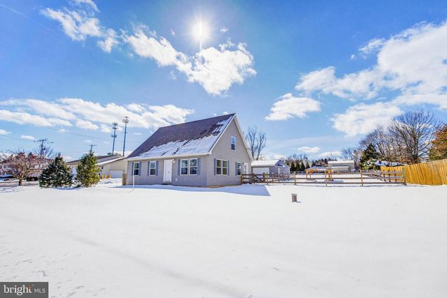 222 COCHRAN ST, Cochranville, PA 19330