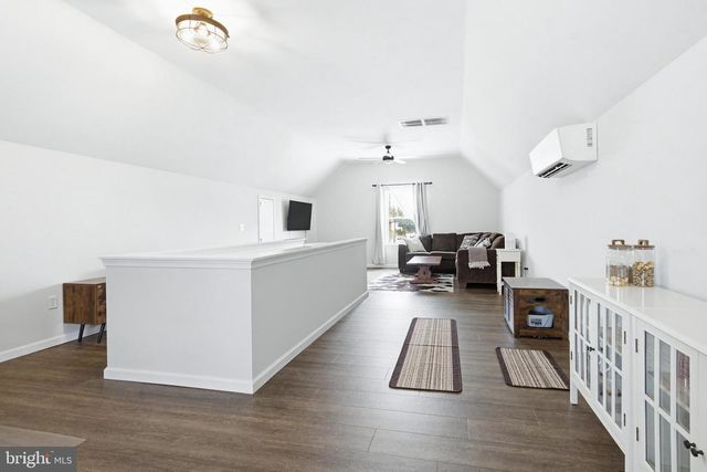 222 COCHRAN ST, Cochranville, PA 19330