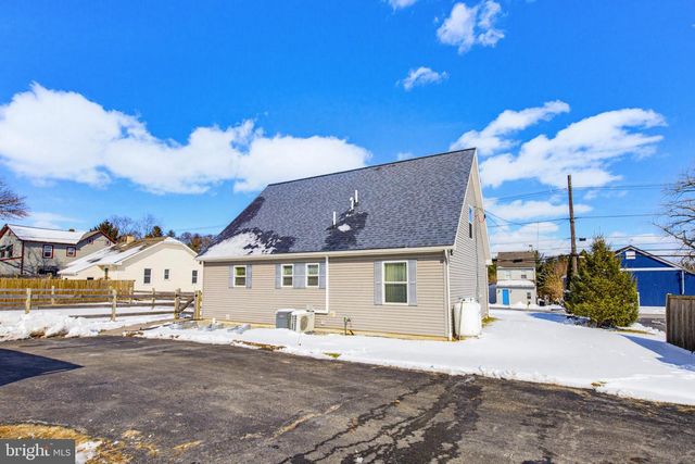 222 COCHRAN ST, Cochranville, PA 19330