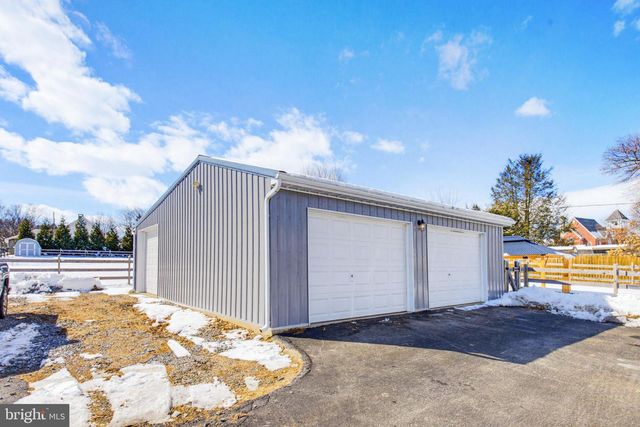 222 COCHRAN ST, Cochranville, PA 19330