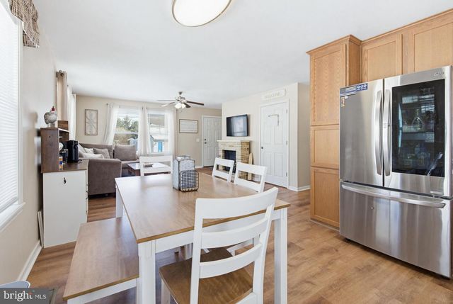 222 COCHRAN ST, Cochranville, PA 19330