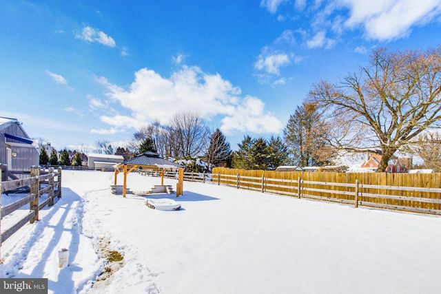 222 COCHRAN ST, Cochranville, PA 19330