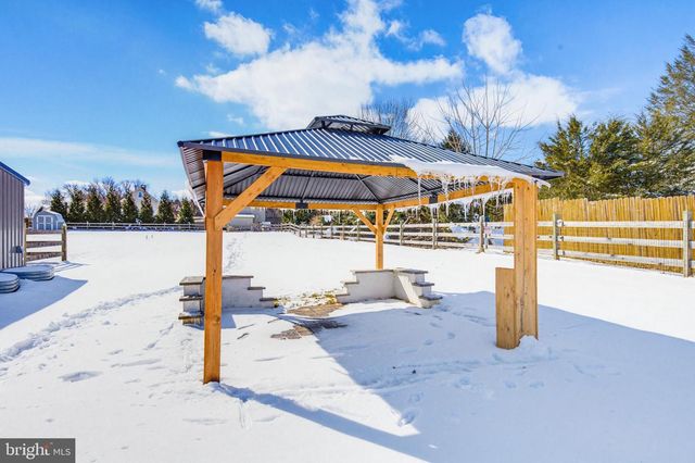 222 COCHRAN ST, Cochranville, PA 19330