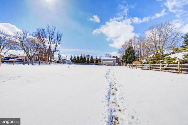 222 COCHRAN ST, Cochranville, PA 19330