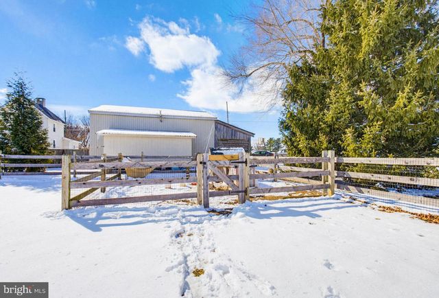 222 COCHRAN ST, Cochranville, PA 19330