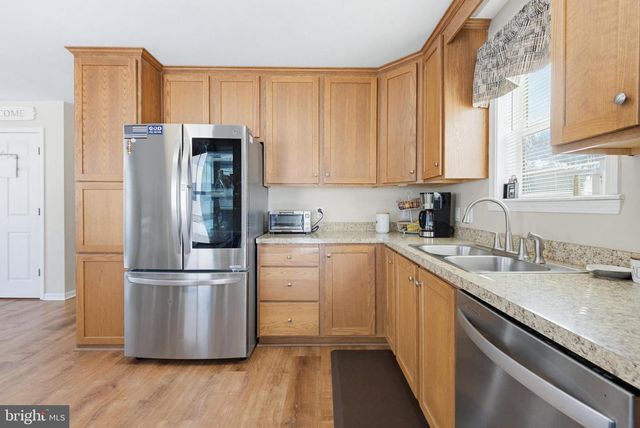 222 COCHRAN ST, Cochranville, PA 19330