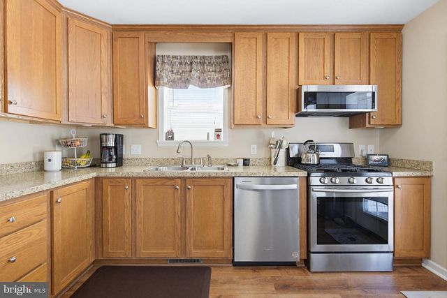 222 COCHRAN ST, Cochranville, PA 19330