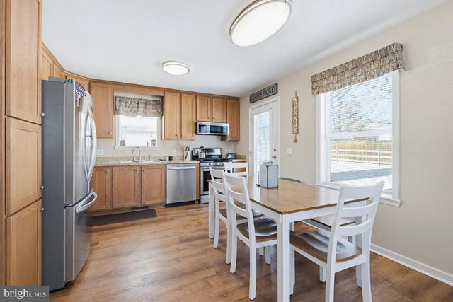 222 COCHRAN ST, Cochranville, PA 19330