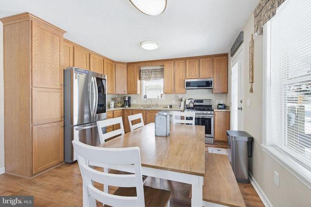 222 COCHRAN ST, Cochranville, PA 19330