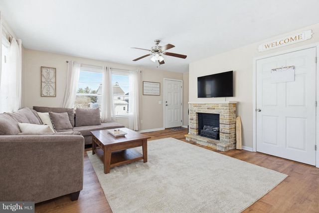 222 COCHRAN ST, Cochranville, PA 19330