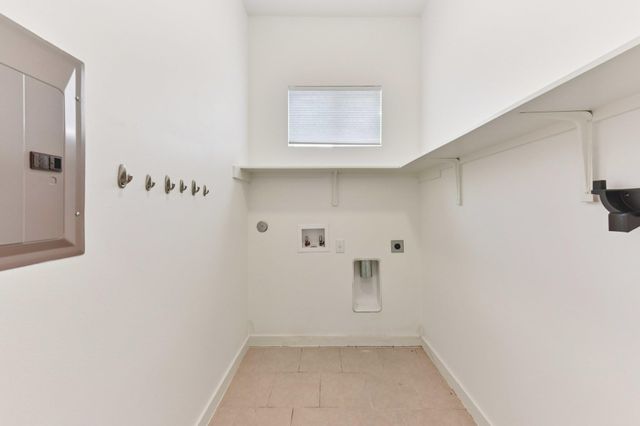 133 Crest View DR, Lakeway, TX 78734