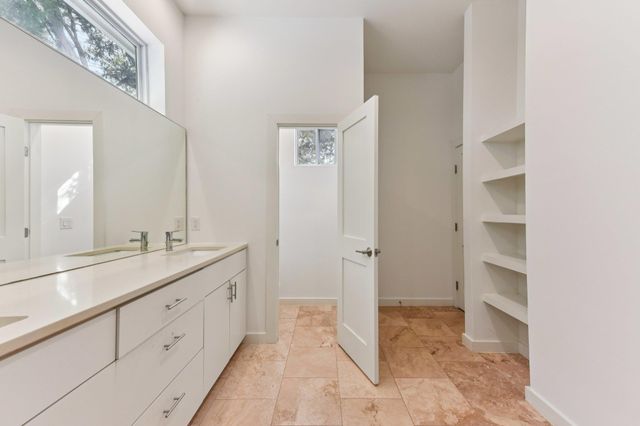 133 Crest View DR, Lakeway, TX 78734