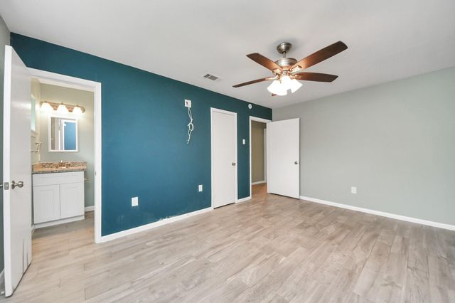 5815 Effingham Drive, Houston, TX 77035