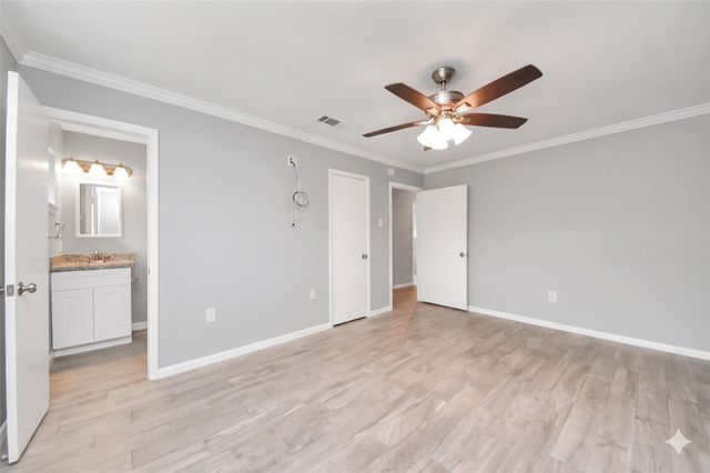5815 Effingham Drive, Houston, TX 77035