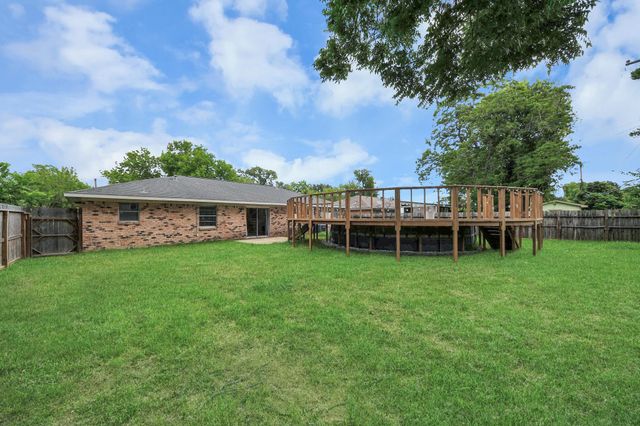 5815 Effingham Drive, Houston, TX 77035