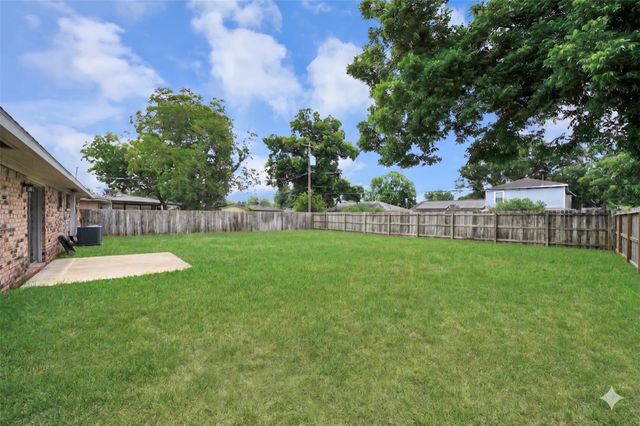 5815 Effingham Drive, Houston, TX 77035