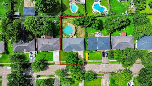 5815 Effingham Drive, Houston, TX 77035
