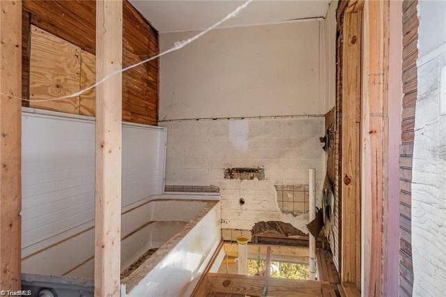 1053 N Scales Street, Reidsville, NC 27320