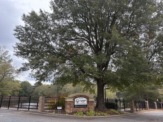 1800 Clairmont Lake 124, Decatur, GA 30033