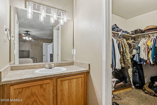 5722 Pecan Lane, Las Cruces, NM 88011