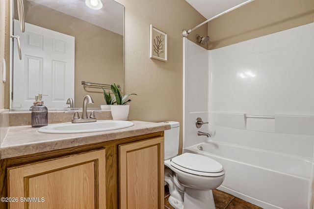 5722 Pecan Lane, Las Cruces, NM 88011