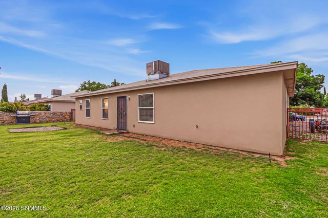 5722 Pecan Lane, Las Cruces, NM 88011