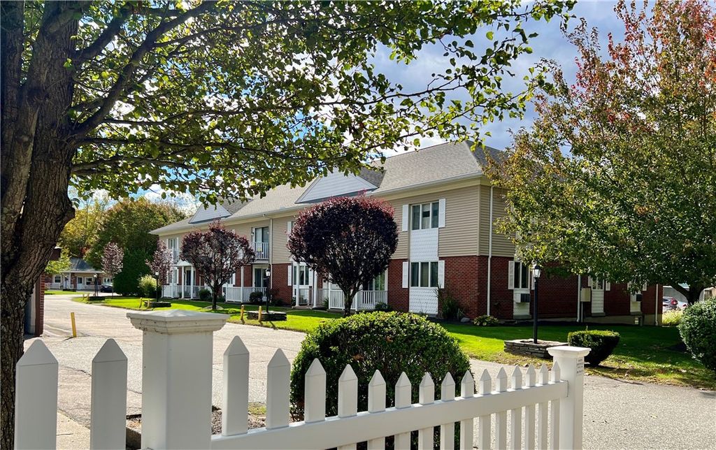 1371 Mendon Road 25, Woonsocket, RI 02895