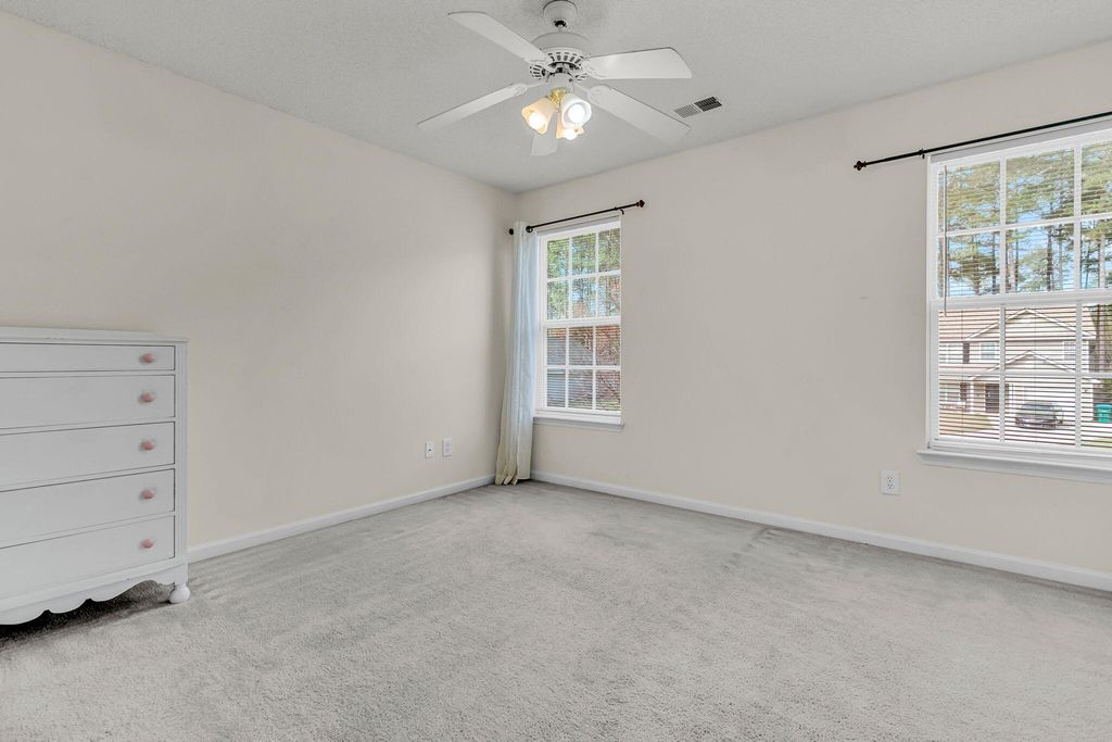 Image 16 of property listing at 112 Avoncliff Court, Summerville, SC 29483