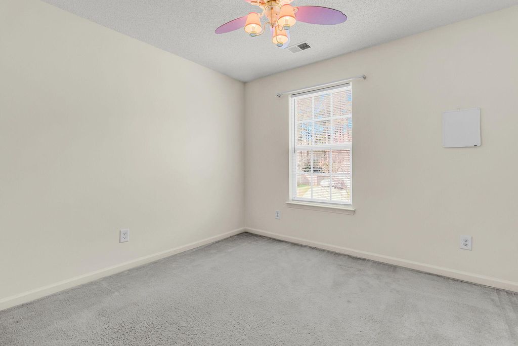 Image 23 of property listing at 112 Avoncliff Court, Summerville, SC 29483