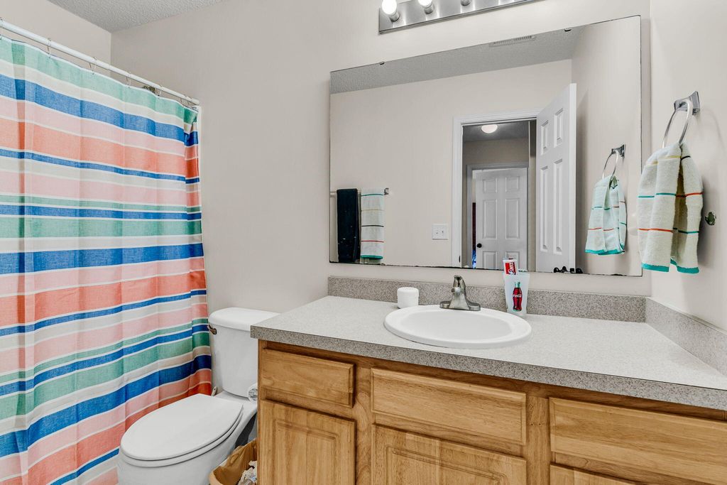 Image 24 of property listing at 112 Avoncliff Court, Summerville, SC 29483