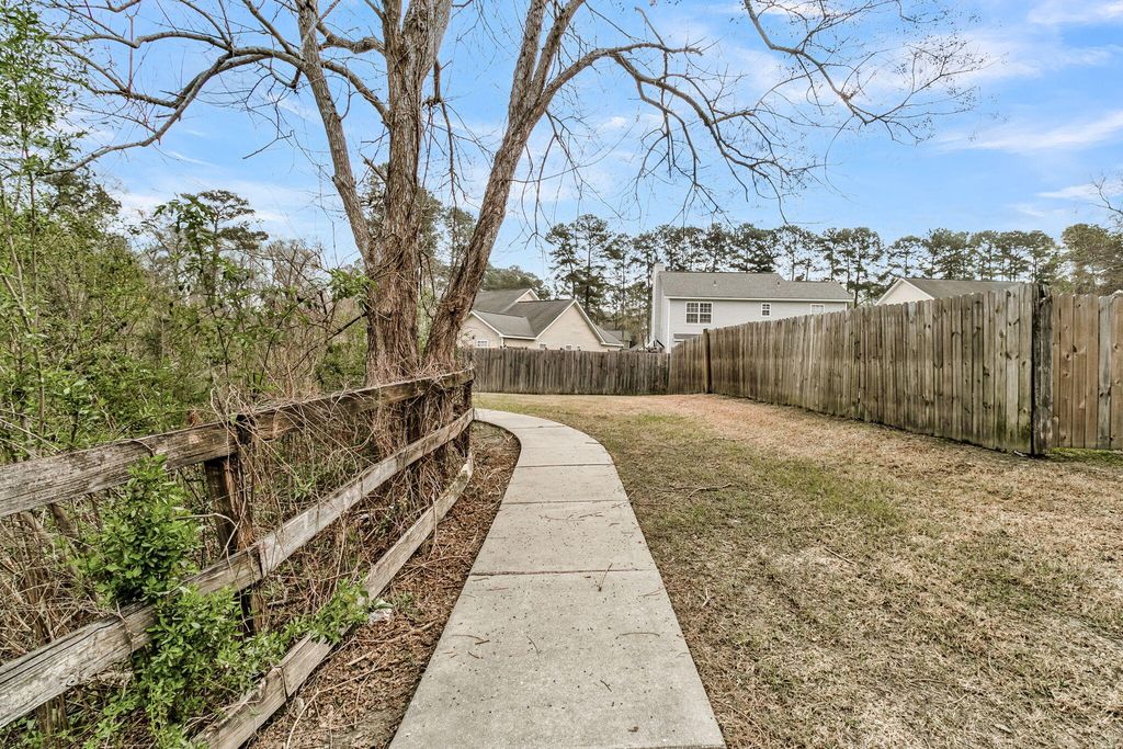 Image 29 of property listing at 112 Avoncliff Court, Summerville, SC 29483