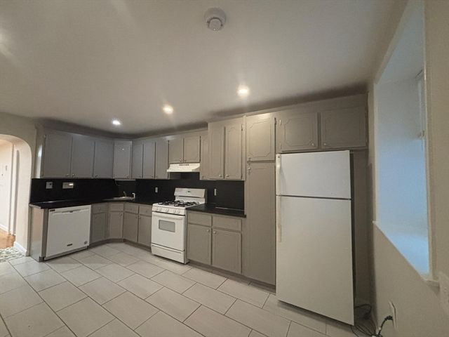 17 Fleet Street 1, Boston, MA 02113