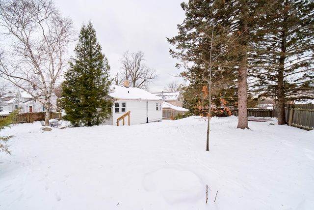 216 1st Avenue, Manistee, MI 49660