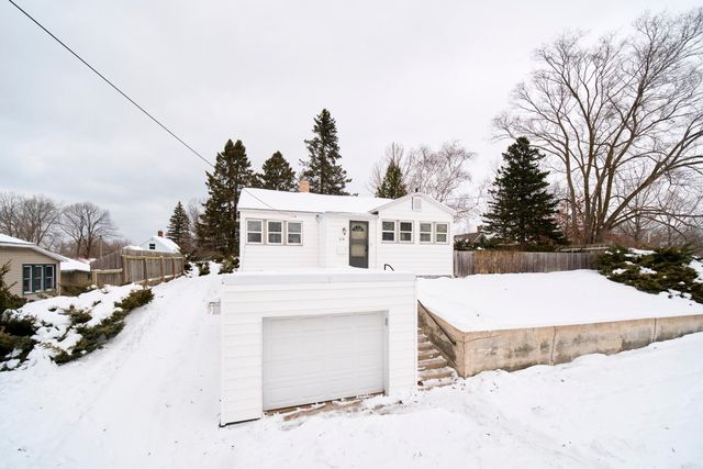 216 1st Avenue, Manistee, MI 49660