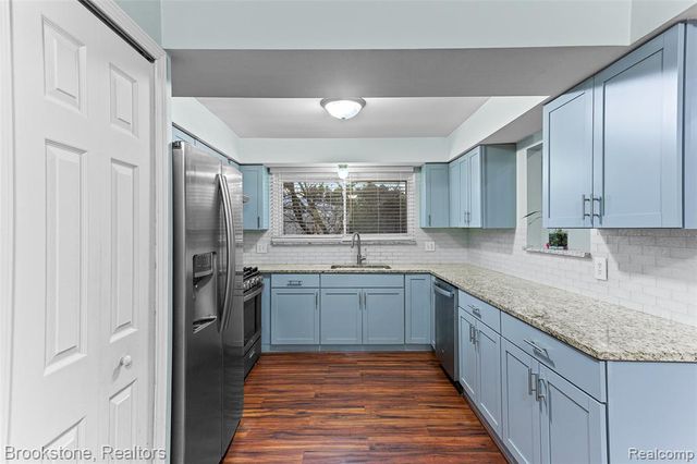 37643 Douglas Court, Sterling Heights, MI 48310