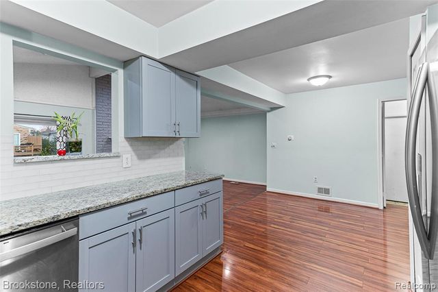 37643 Douglas Court, Sterling Heights, MI 48310